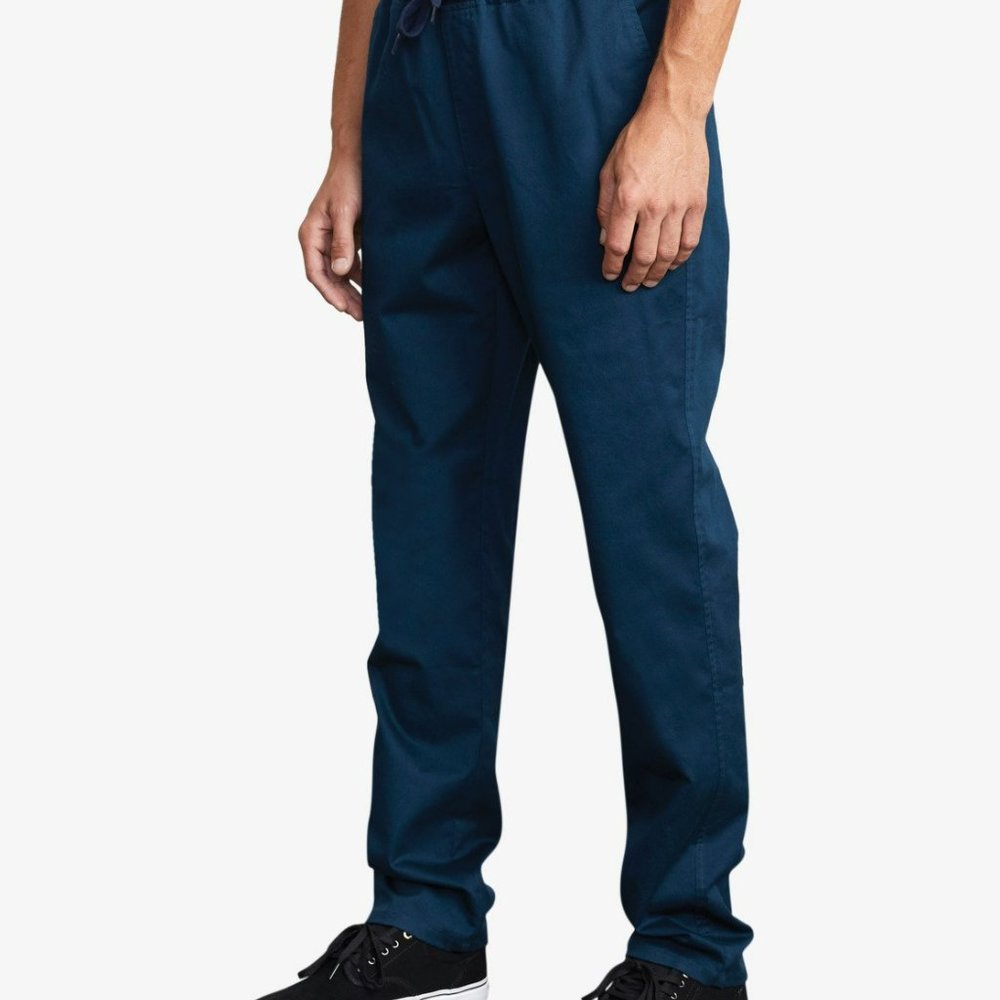 WEEK-END ELASTIC STRAIGHT FIT PANT in Navy Marine size L